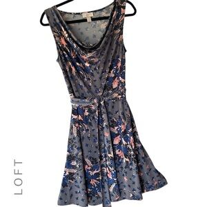 LOFT NWOT FLORAL SWING DRESS COWL NECKLINE SLEEVELESS TIE WAIST GRAY PINK SMALL